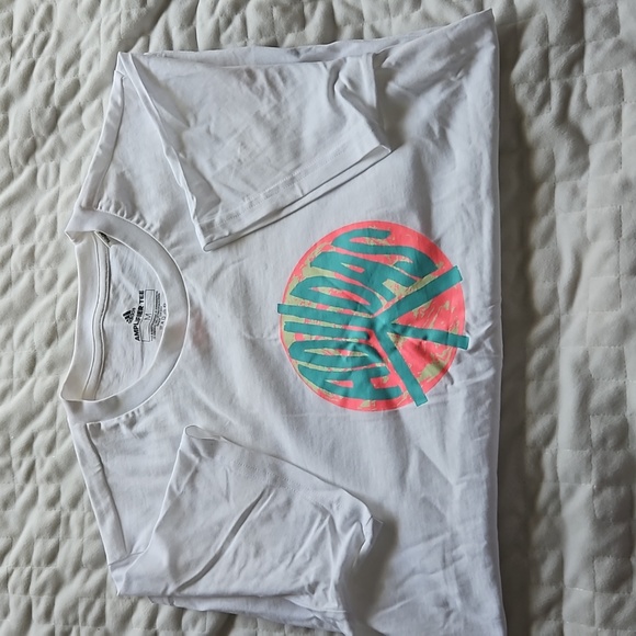 Adidas tee - Picture 2 of 6